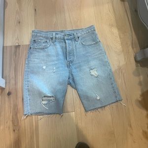 Levi’s Bermuda 501 Jean shorts sz 27